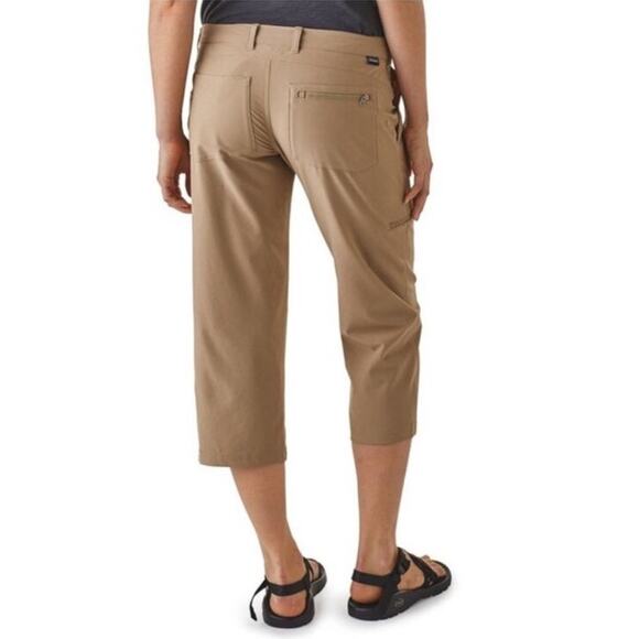 Patagonia Womens Happy Hike Capri Lightweight 50+ UPF Khaki Green Pants Sz 6 - Picture 2 of 14